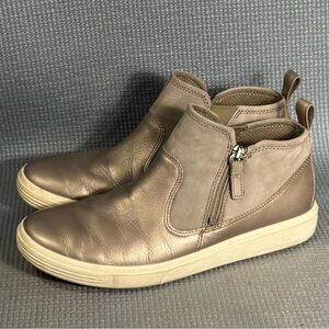 ECCO Soft Classic Silver Bootie Shoes Women’s Size 7-7.5‎ US 38 EU